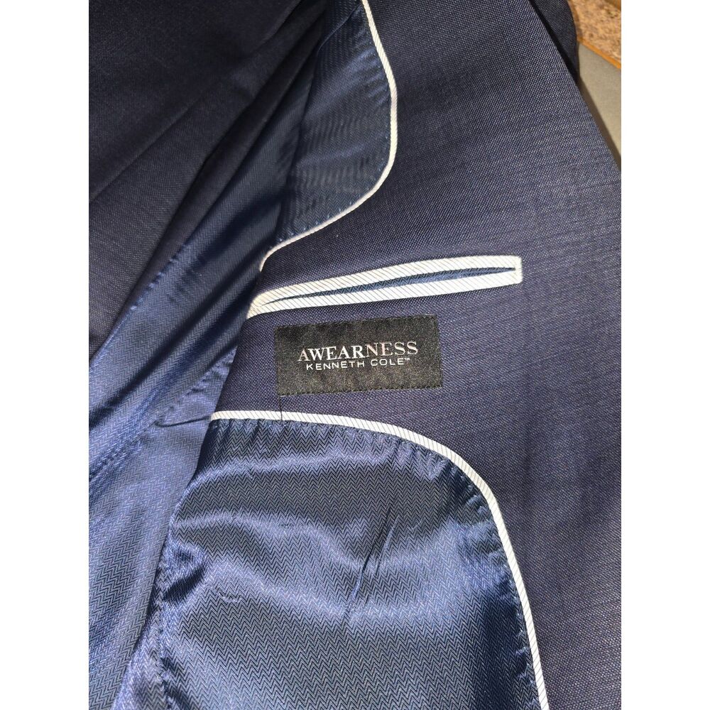 Men's Suit - 32 - Dark Blue - Double Vented. Flat front pants.  Modern Cut. - Picture 10 of 11